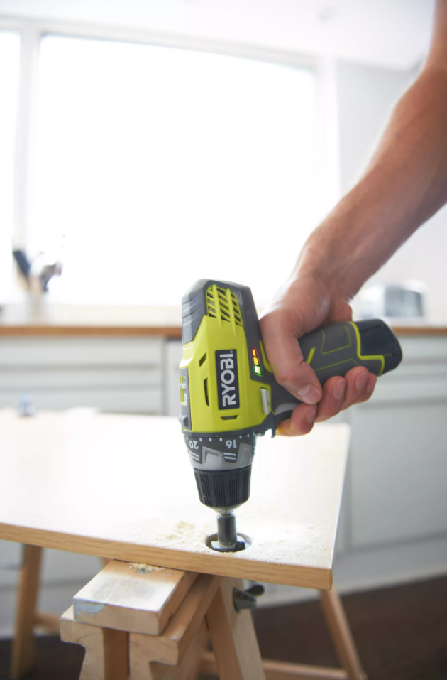 Аккумуляторная дрель-шуруповерт,12В RYOBI R12DD-LL13S