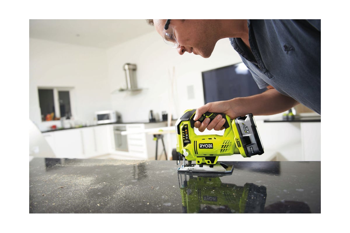 Набор аккумуляторного инструмента, 5 предметов RYOBI R18DDJS-220S