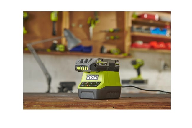 Аккумулятор и зарядное устройство 18В, ONE+ RYOBI RC18120-120C