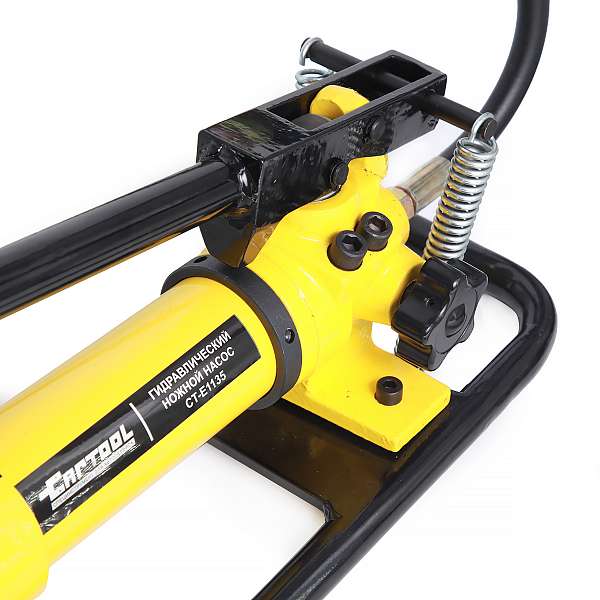 Насос гидравлический ножой, 0,6 л CAR-TOOL CT-E1135