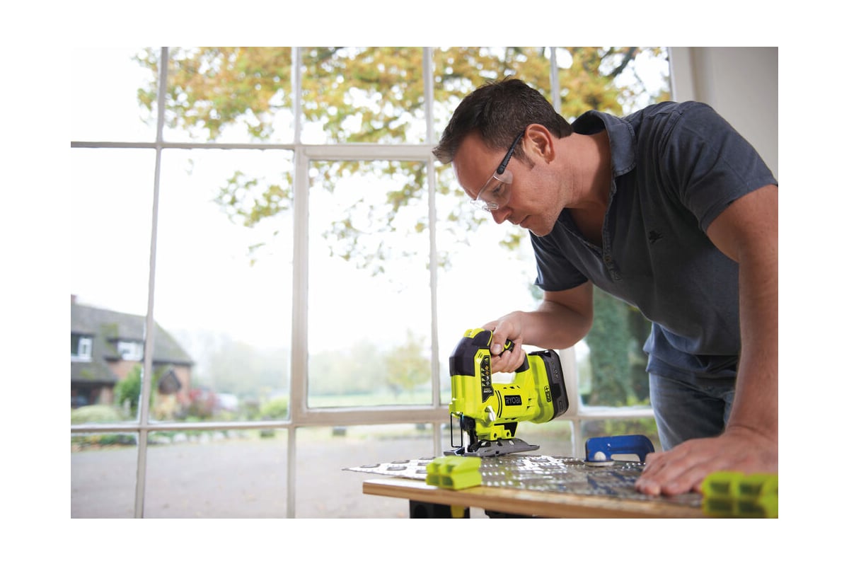 Набор аккумуляторного инструмента, 5 предметов RYOBI R18DDJS-220S